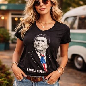 “I Smell Hippies” Graphic Tee Women’s XL Americana Patriotic Funny T-Shirt
